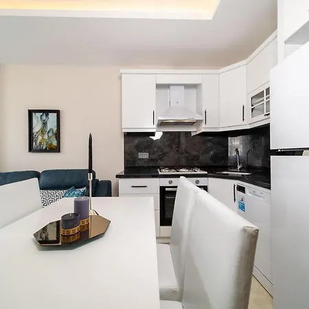 Апартаменты Pleasant Flat Within 5 Min To The Beach With Balcony In