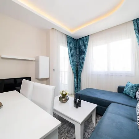 Pleasant Flat Within 5 Min To The Beach With Balcony In Apartment