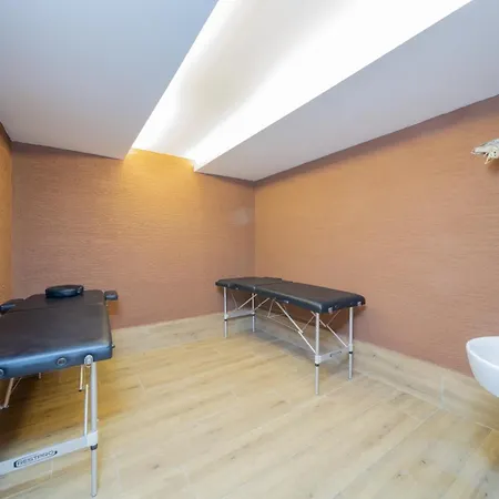 Pleasant Flat Within 5 Min To The Beach With Balcony In *